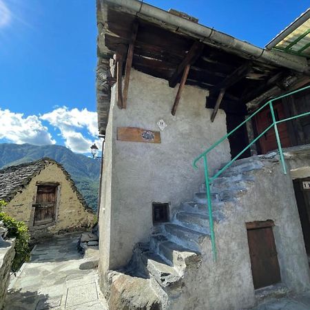 Casa Vacanze La Carbunera Villa Domodossola Bagian luar foto