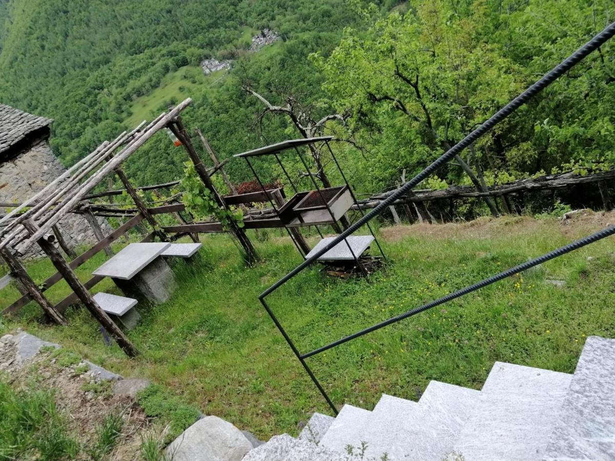 Casa Vacanze La Carbunera Villa Domodossola Bagian luar foto