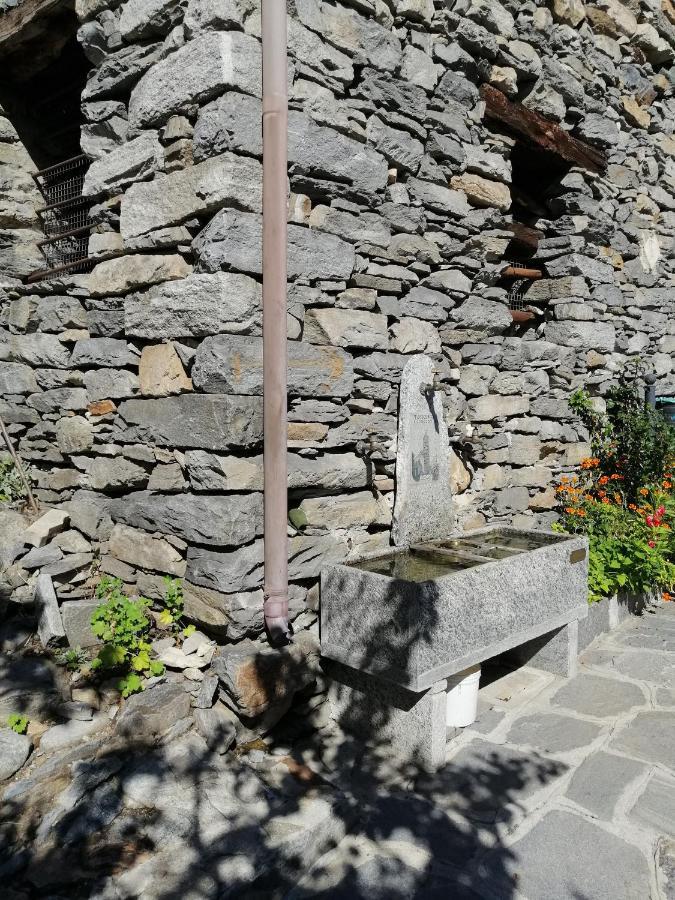 Casa Vacanze La Carbunera Villa Domodossola Bagian luar foto