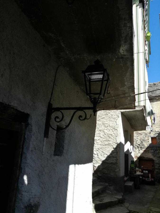 Casa Vacanze La Carbunera Villa Domodossola Bagian luar foto
