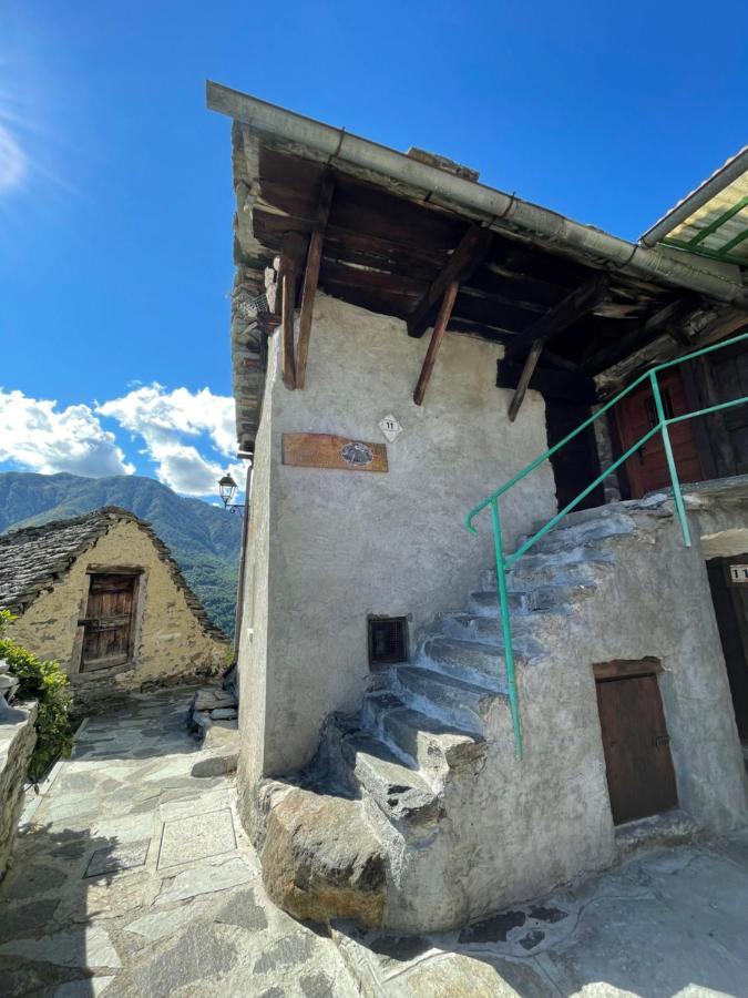 Casa Vacanze La Carbunera Villa Domodossola Bagian luar foto