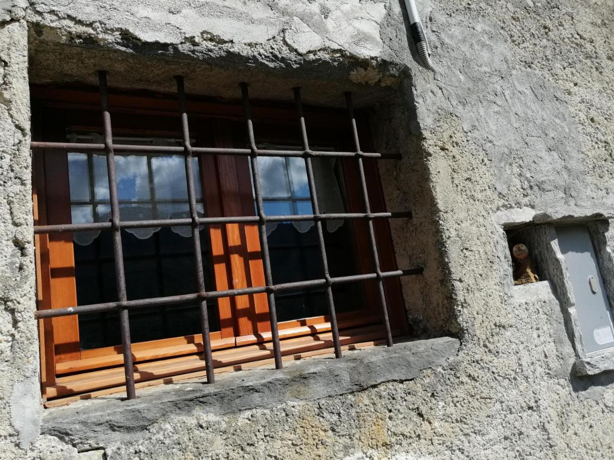 Casa Vacanze La Carbunera Villa Domodossola Bagian luar foto